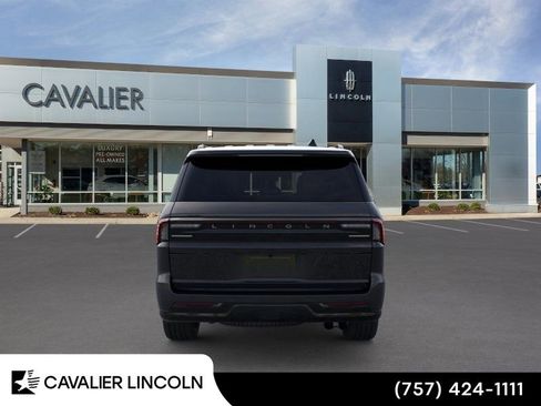 Used 2025 Lincoln Navigator Reserve w/ Jet Appearance Package image 5