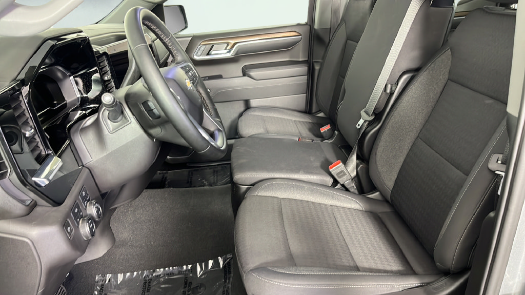 Used 2024 Chevrolet Silverado 1500 LT AWD/4WD image 16