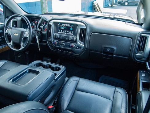 Used 2018 Chevrolet Silverado 1500 LTZ w/ Sport Package AWD/4WD image 27