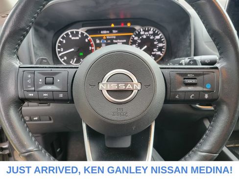 Certified 2023 Nissan Rogue SV w/ SV Premium B Package AWD/4WD image 12