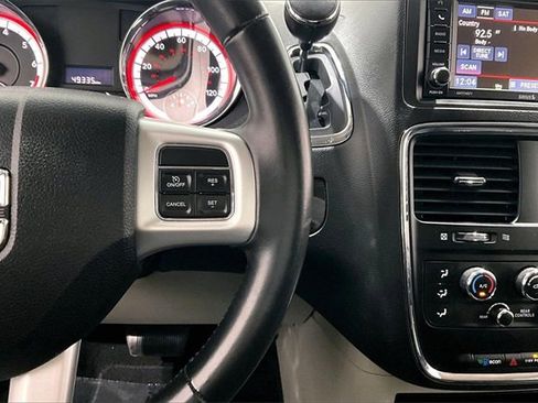 Used 2017 Dodge Grand Caravan SE w/ Power Window Group image 12