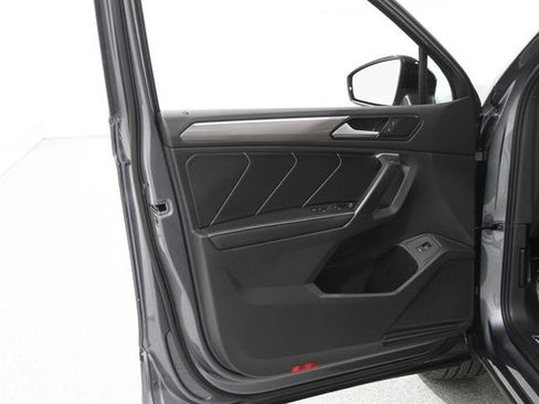 Certified 2024 Volkswagen Tiguan SE R-Line image 4