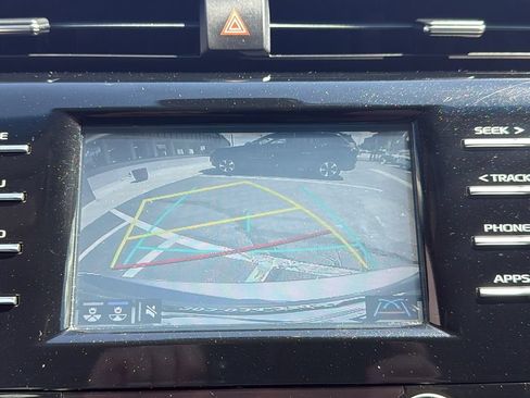 Used 2018 Toyota Camry SE w/ Convenience Package FWD image 25