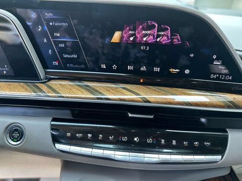 Used 2023 Cadillac Escalade ESV Sport Platinum w/ LPO, ONYX Package AWD/4WD image 17
