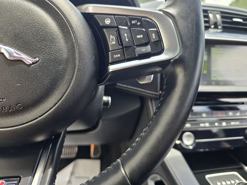 Used 2017 Jaguar F-PACE S AWD/4WD image 37