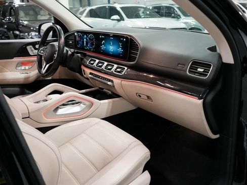 Used 2021 Mercedes-Benz GLS 580 4MATIC image 14