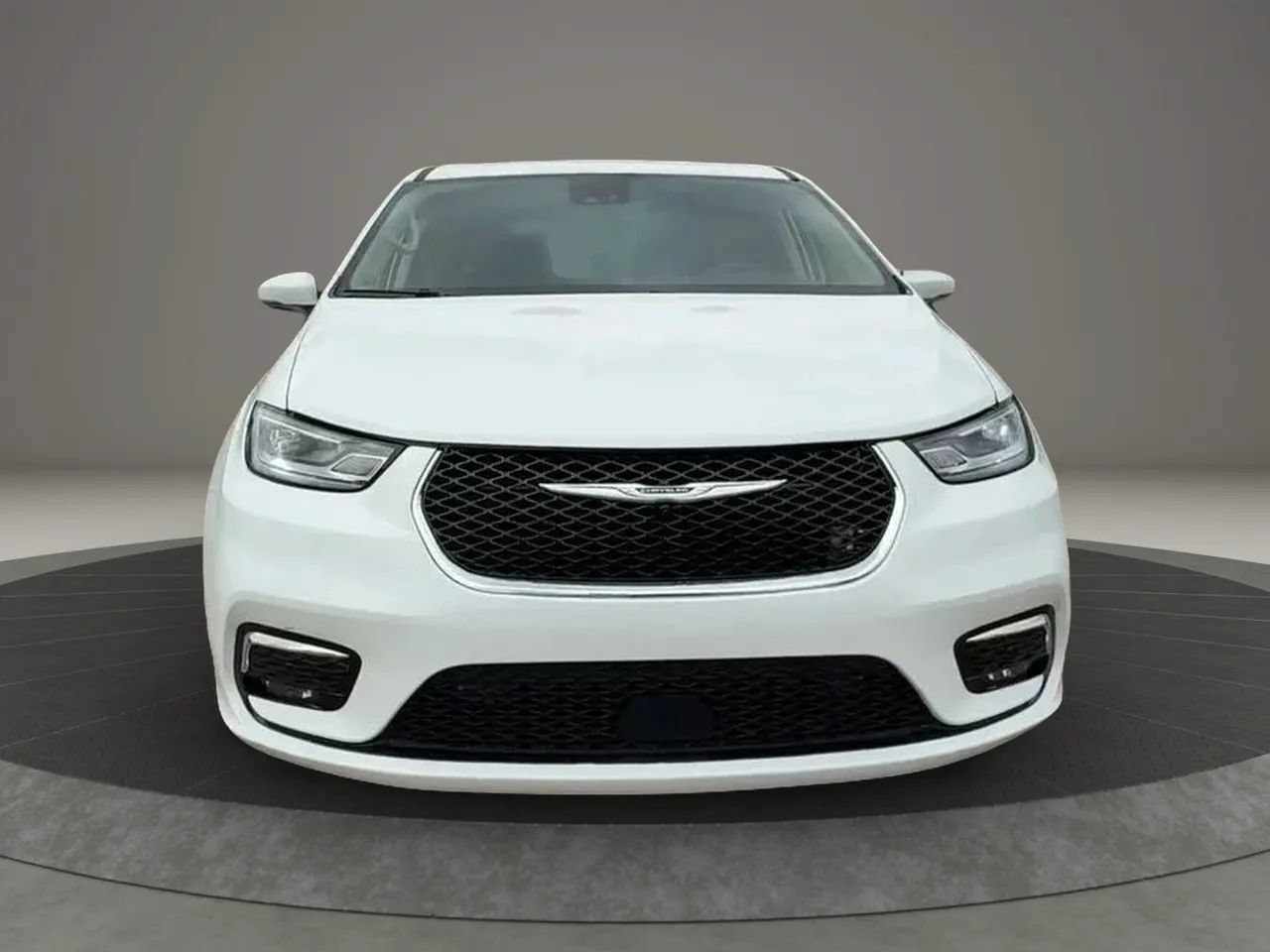 Used 2023 Chrysler Pacifica Touring-L FWD image 2