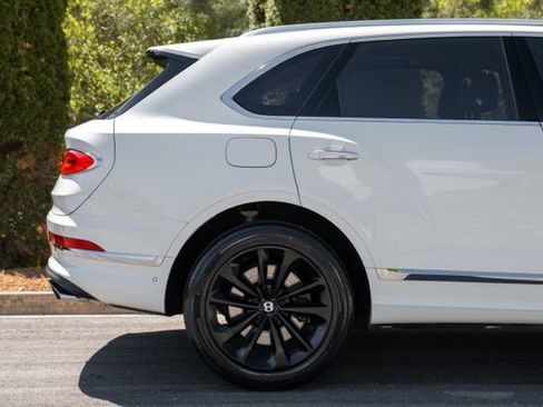 Used 2022 Bentley Bentayga image 13