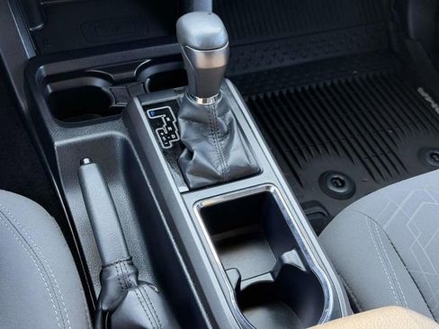 Used 2019 Toyota Tacoma TRD Off-Road image 16