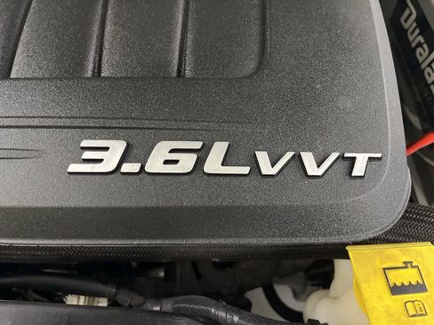 Used 2018 Dodge Grand Caravan SE FWD image 10