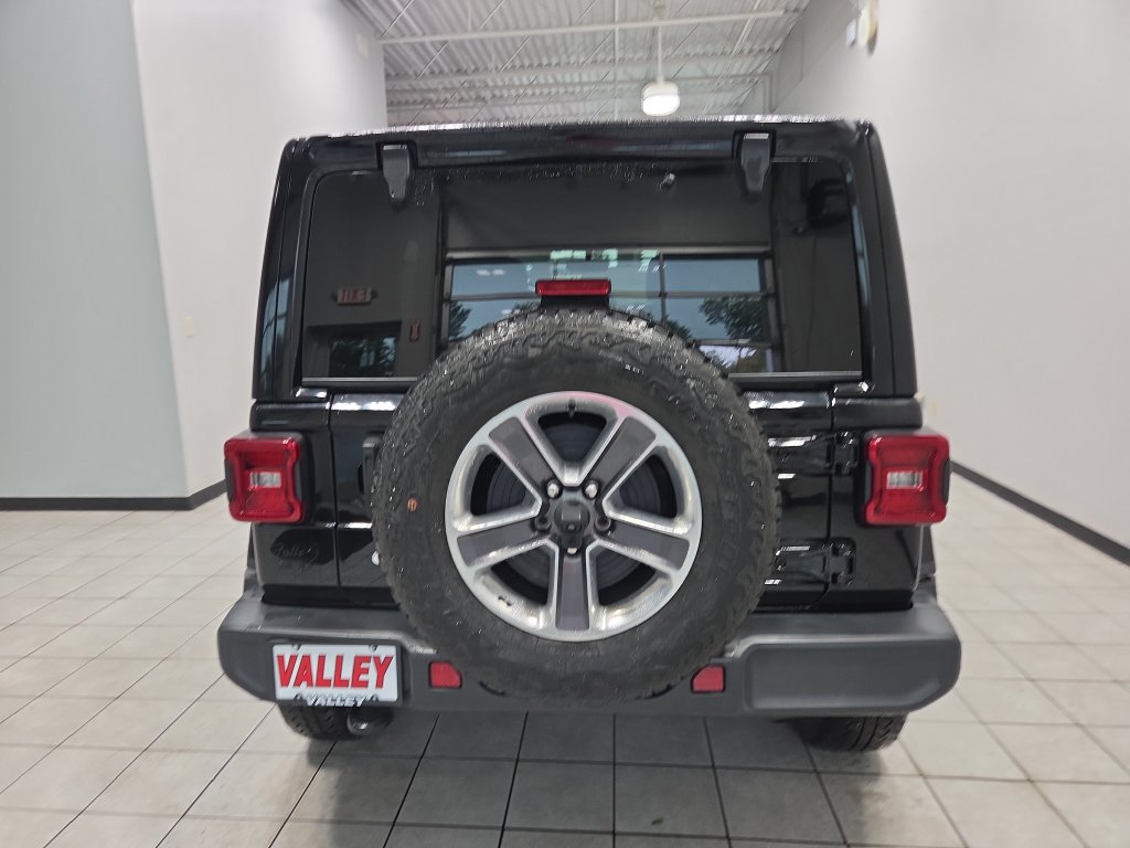 Used 2020 Jeep Wrangler Unlimited Sahara AWD/4WD image 10
