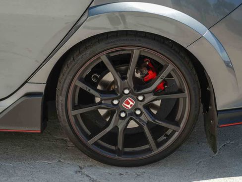 Used 2018 Honda Civic Type R image 11