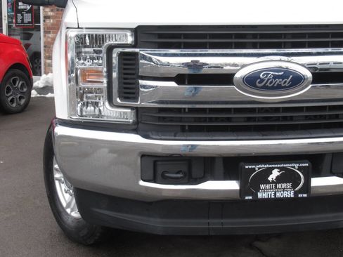 Used 2017 Ford F250 XLT image 3