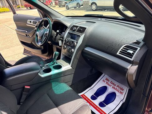 Used 2012 Ford Explorer XLT w/ Class III Trailer Tow Pkg image 10