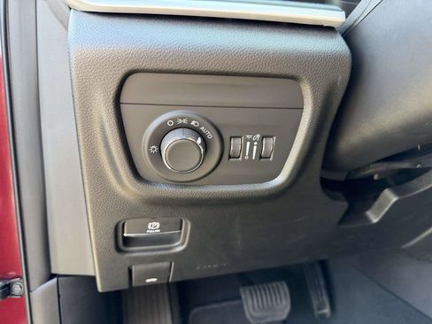 Used 2025 Jeep Grand Cherokee Laredo X w/ Luxury Tech Group I AWD/4WD image 27