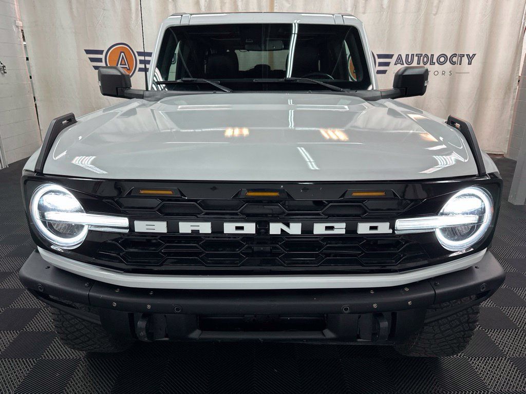 Used 2023 Ford Bronco Badlands w/ Sasquatch Package AWD/4WD image 3