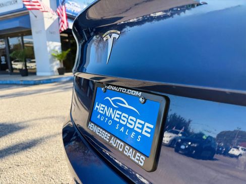 Used 2018 Tesla Model 3 Long Range image 19