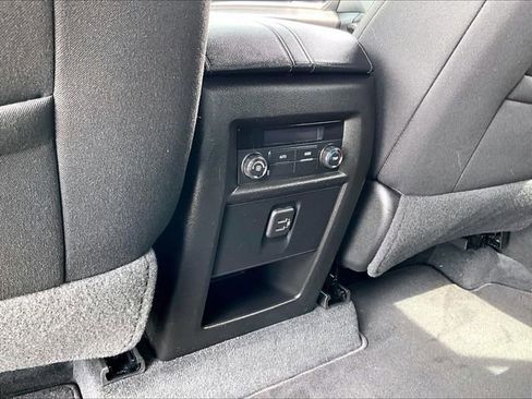 Used 2023 Chevrolet Traverse LT image 29