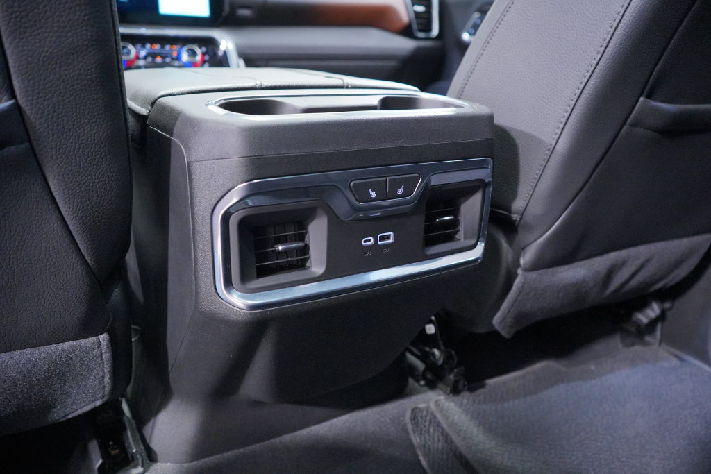 Used 2024 GMC Sierra 1500 Denali w/ Technology Package AWD/4WD image 20