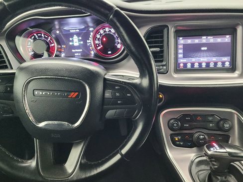 Used 2019 Dodge Challenger SXT image 22