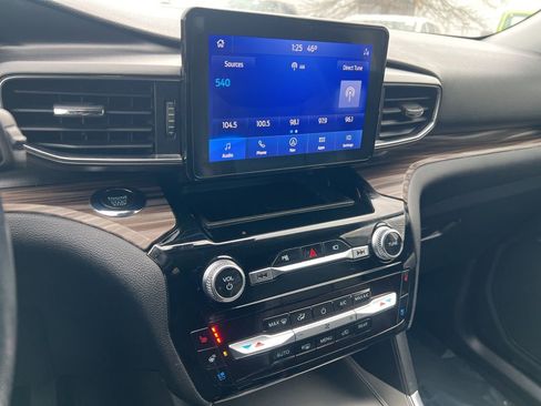 Used 2022 Ford Explorer Limited image 31