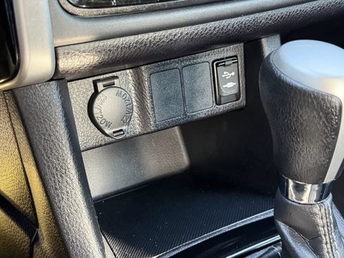 Used 2019 Toyota Corolla LE FWD image 24