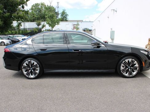 Used 2026 BMW 540i xDrive AWD/4WD image 32