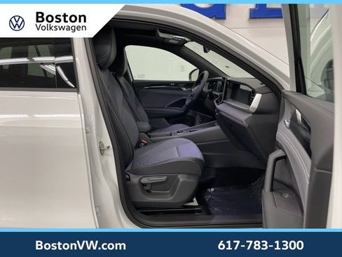 New 2026 Volkswagen Tiguan SE R-Line image 13