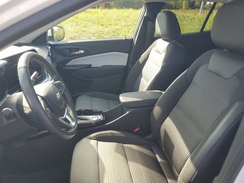 Certified 2024 Chevrolet Trax LT w/ Driver Confidence Package FWD image 16