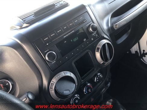 Used 2014 Jeep Wrangler Unlimited Sport AWD/4WD image 17