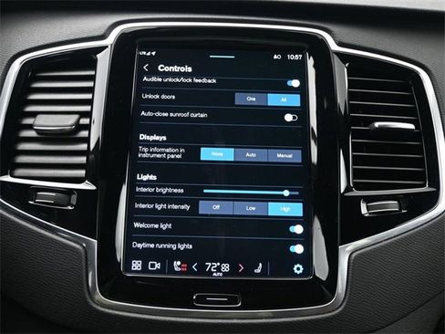 Used 2023 Volvo XC90 T8 Plus image 18