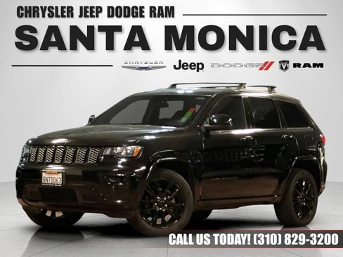 Certified 2020 Jeep Grand Cherokee Altitude AWD/4WD image 1