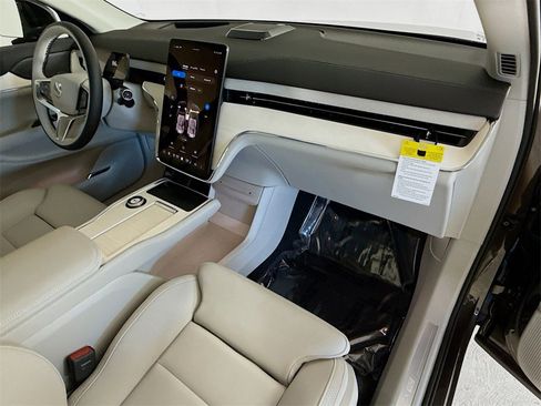 New 2025 Volvo EX90 Ultra w/ Protection Package Premier image 30