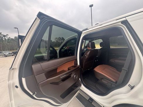 Used 2024 Ford Expedition King Ranch image 13
