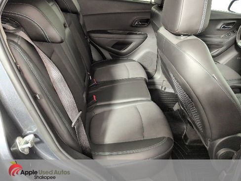 Used 2016 Chevrolet Trax LT w/ LT Sun and Sound Package image 36
