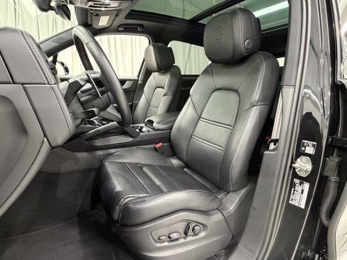 Certified 2026 Porsche Cayenne S AWD/4WD image 34