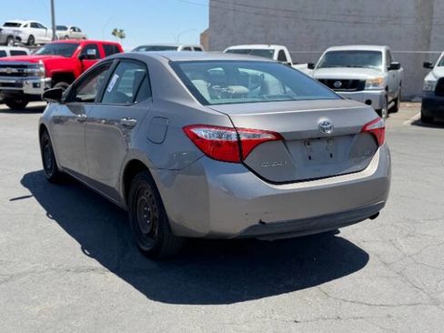 Used 2015 Toyota Corolla LE FWD image 5