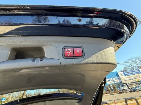 Used 2020 Mercedes-Benz GLE 350 4MATIC image 33