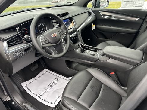 Certified 2024 Cadillac XT5 Luxury w/ LPO, Floor Liner Package image 9
