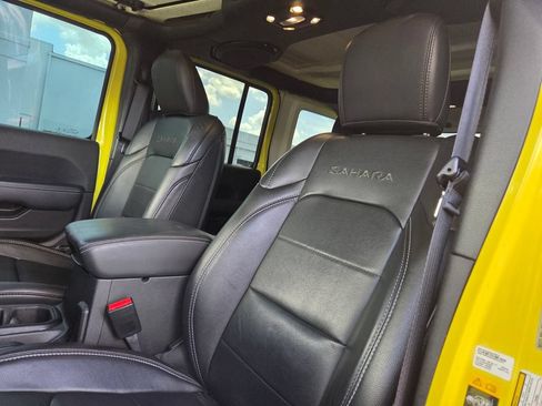 Used 2023 Jeep Wrangler Unlimited Sahara AWD/4WD image 11