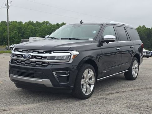 Used 2023 Ford Expedition Platinum RWD image 1