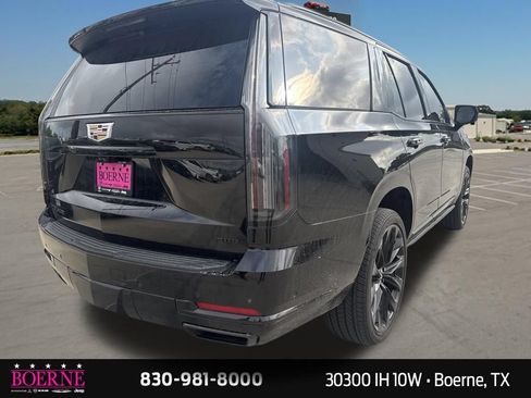 Used 2025 Cadillac Escalade Sport Platinum w/ LPO, Floor Liner Package AWD/4WD image 12