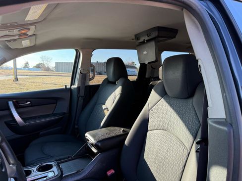Used 2009 GMC Acadia SLE FWD image 13