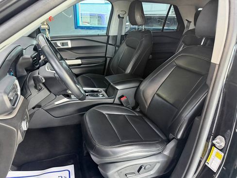 Used 2022 Ford Explorer XLT w/ Equipment Group 202A AWD/4WD image 25