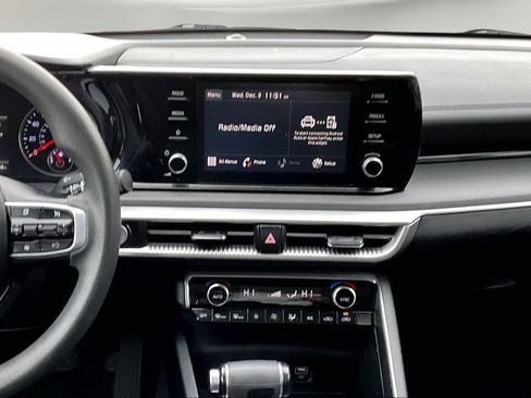 Used 2022 Kia K5 LXS image 10