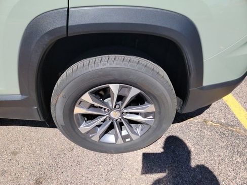 Certified 2025 Chevrolet Equinox LT AWD/4WD image 8