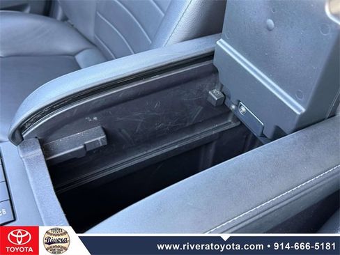 Used 2022 Toyota Highlander XLE image 27