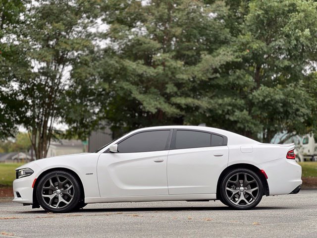 Used 2015 Dodge Charger R/T w/ Plus Group RWD image 8
