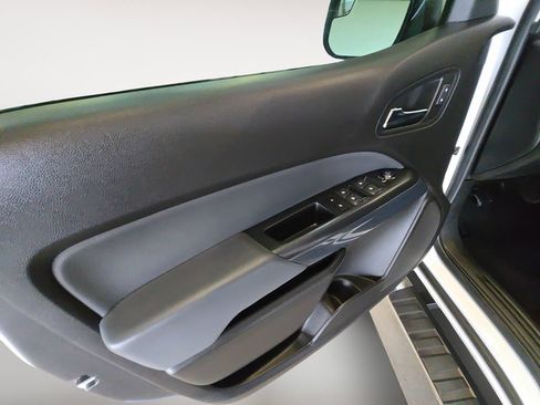 Used 2018 Chevrolet Colorado Z71 AWD/4WD image 14