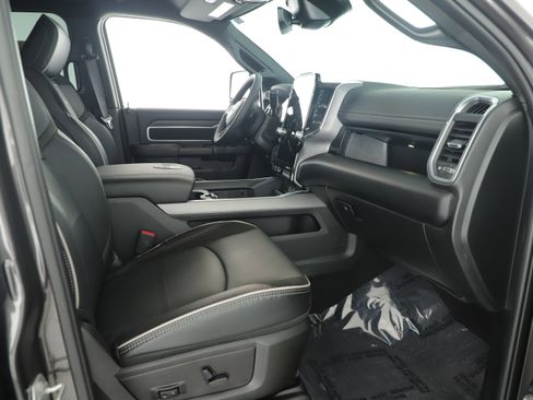 Used 2025 RAM 2500 Laramie image 15